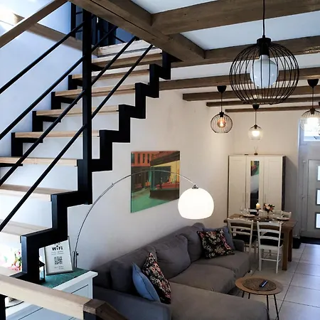 Apartment 451